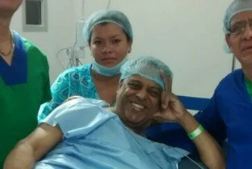 Wilfrido Vargas es operado en Colombia tras padecer hernia discal